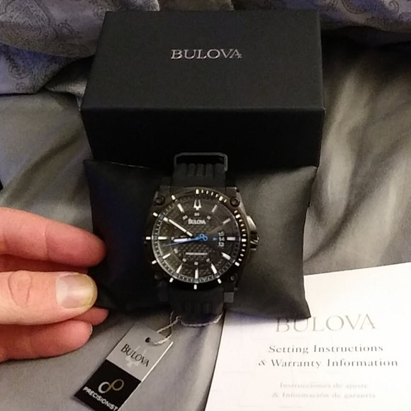 Bulova precisionist - Picture 2 of 2